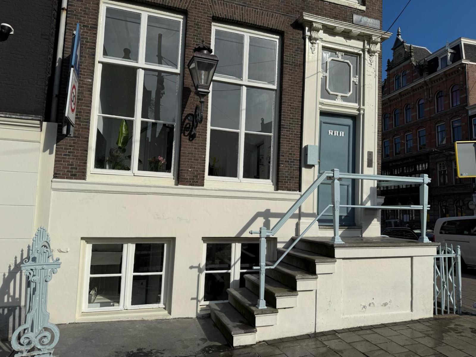 Two Bedroom Apartment In Historic Canalhouse From 1618 - City Centre Amsterdam Eksteriør billede